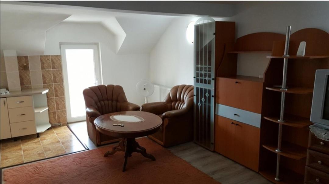 Habibi Aparthotel Pascani Luaran gambar