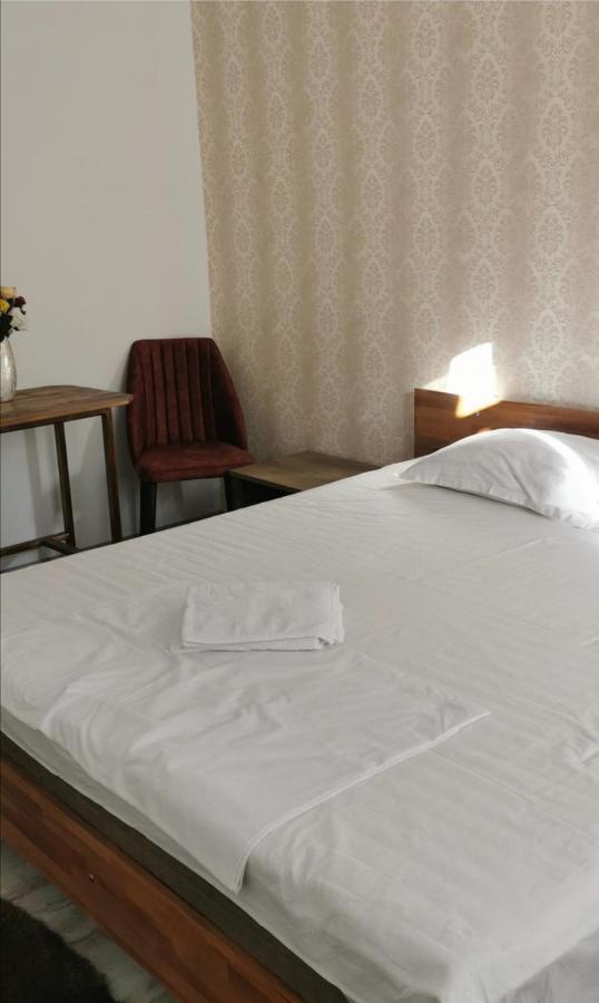 Habibi Aparthotel Pascani Luaran gambar